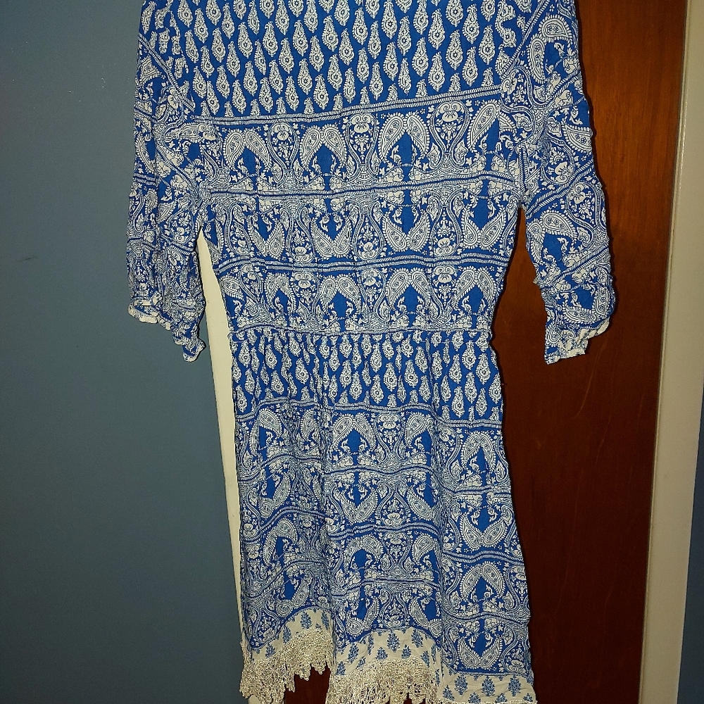 Dresses - Picture 4 of 4